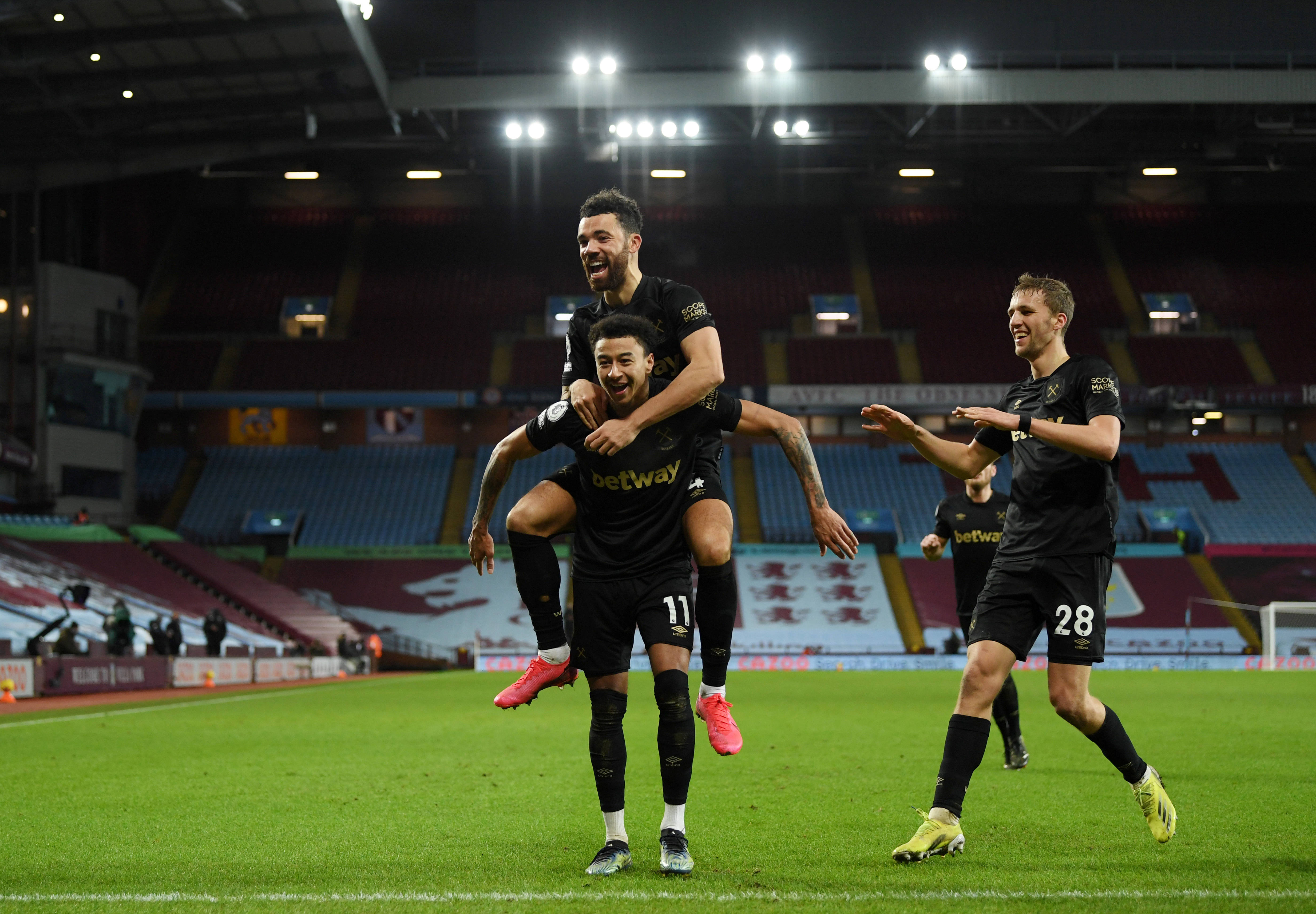 记者：阿连德本赛季美职联19球，迈阿密国际希望将其买断