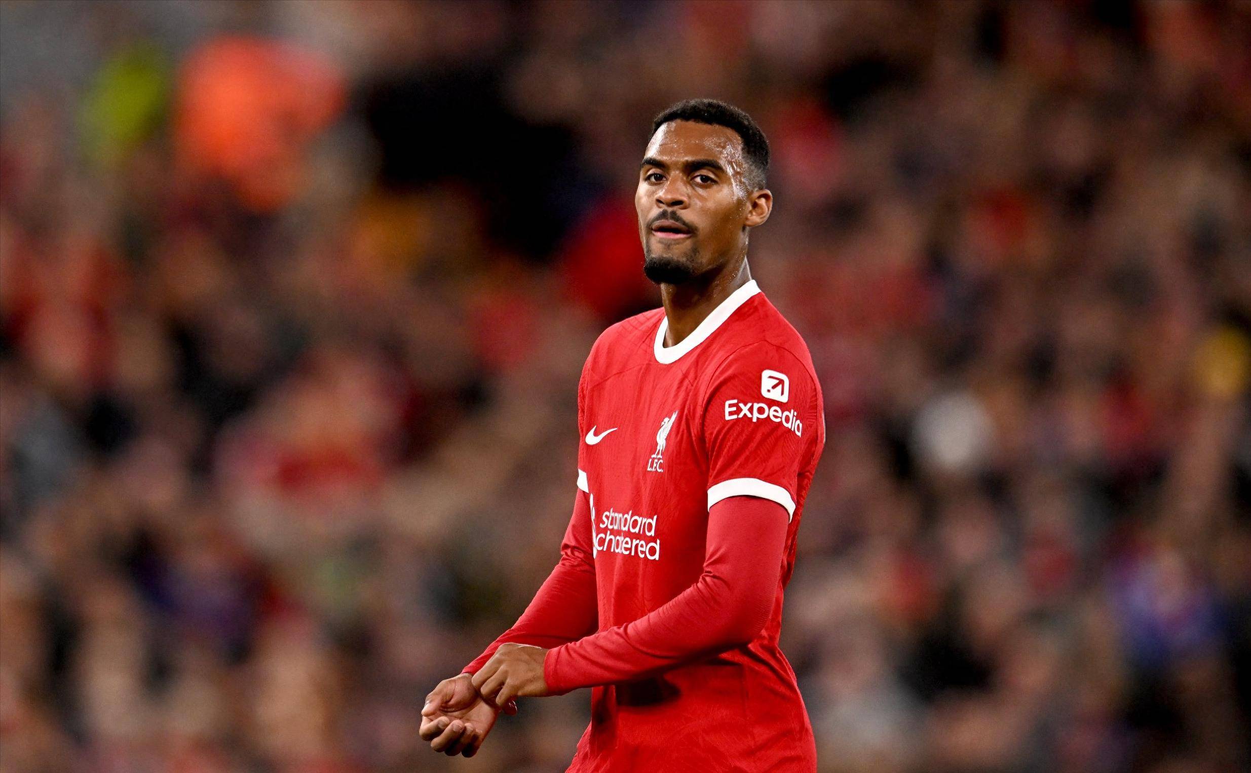 崇明四杰！武磊、颜骏凌、王燊超、吕文君斩获个人第4座中超冠军（崇明四杰再登顶：武磊、颜骏凌、王燊超、吕文君各夺个人第4座中超桂冠）