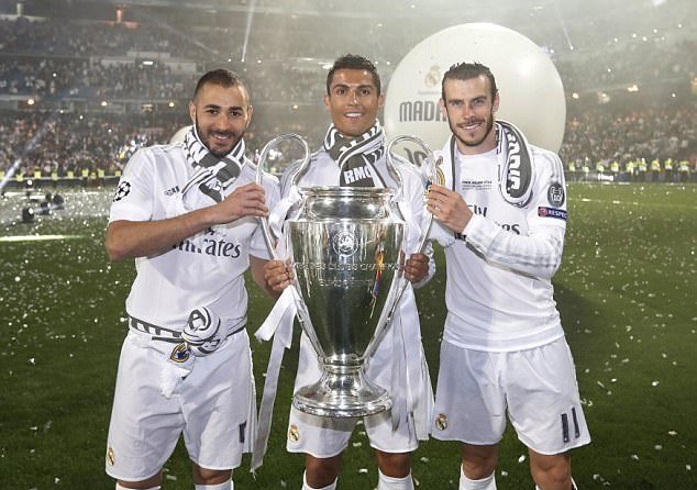 六台：维尼首次感觉到不受皇马球迷全力支持，对续约产生疑问（六台：维尼首度感到皇马球迷支持不足，续约意向生疑）