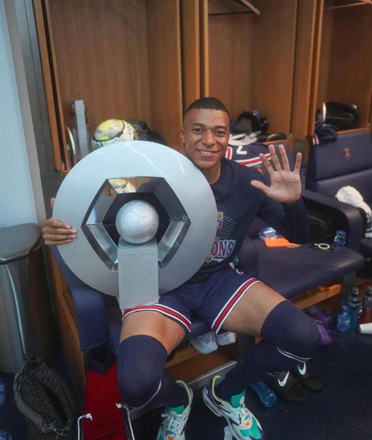 卫报：道曼全家都是阿森纳球迷，因此坚定选择加盟阿森纳青训