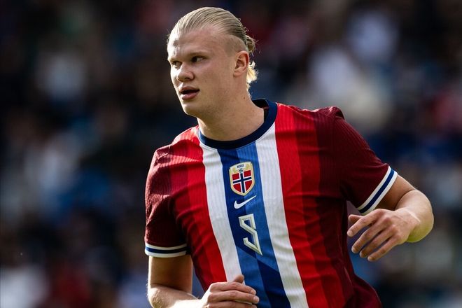 球员飞踹裁判！川超回应：加强管理，由公安机关进行调查处理（球员飞踹裁判，川超回应：强化管理并移交公安调查）